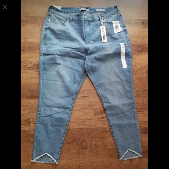 NWT Plus Size Skinny Ankle Jeans, Sizes 16-22 - Picture 11 of 13